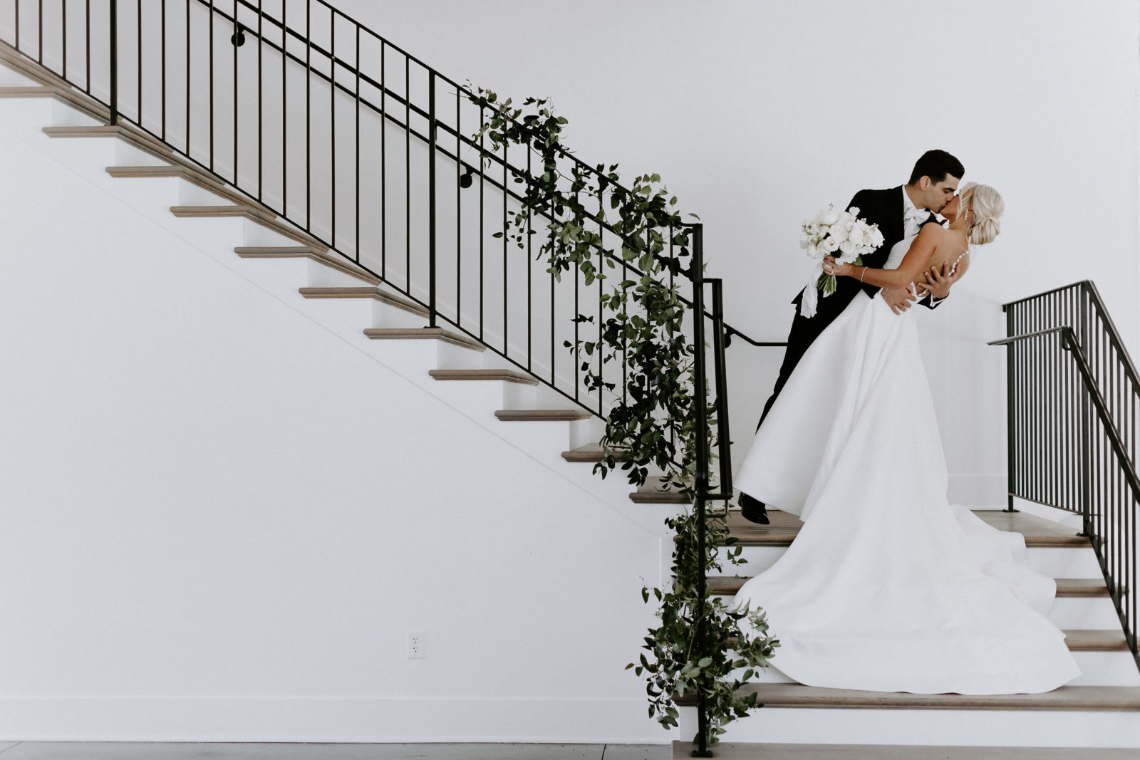 Chic White Wedding At The Hutton House