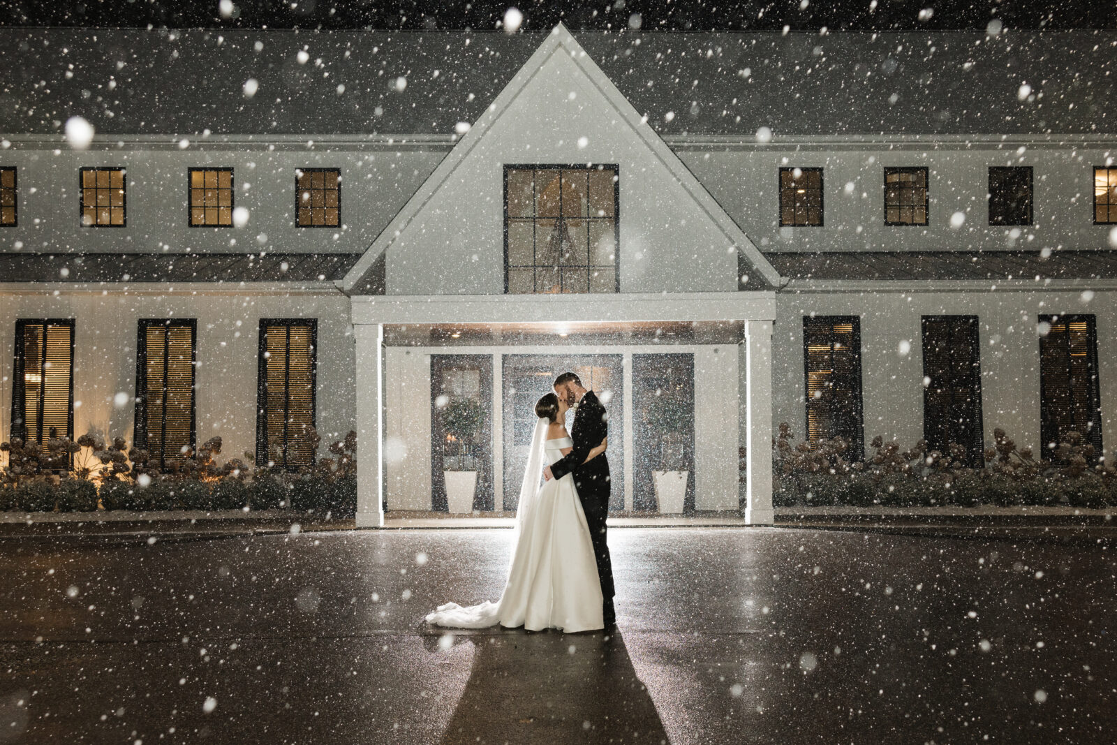 Reserve your 2026 Winter Wedding Experience at The Hutton House